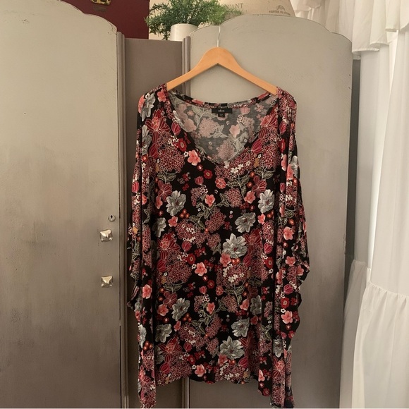 ellos Tops - Ellos Floral Black and Pink Poncho Top